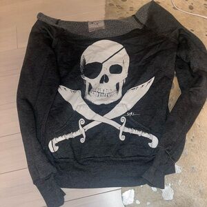 Off the shoulder skull crewneck